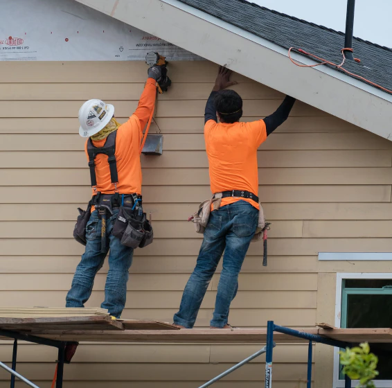 workers-installing-siding-smithsburg-md